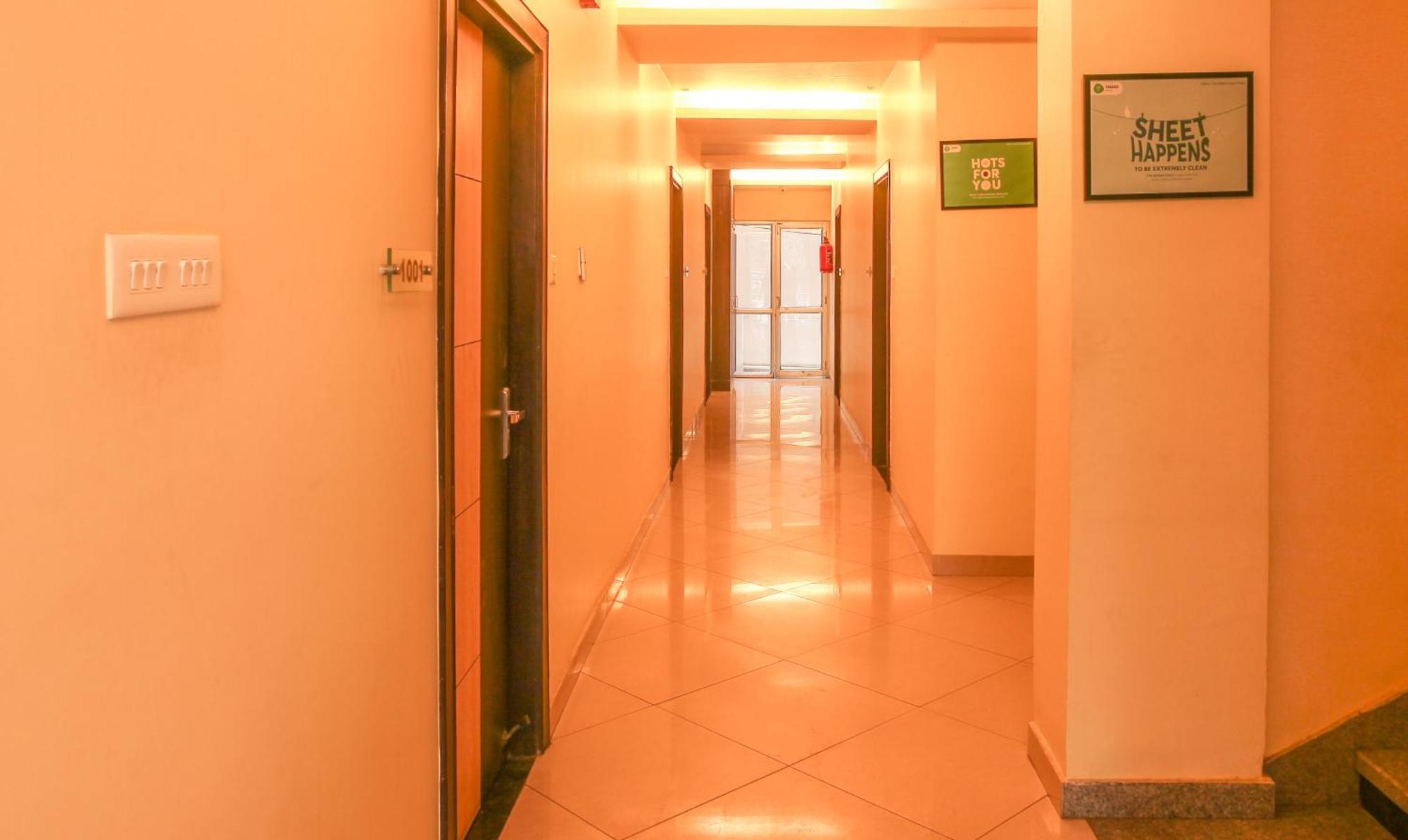 Hotel Janki International 3 Km From Kashi Vishwanath Temple Free Pickup From Railway Station Varanasi Exteriör bild